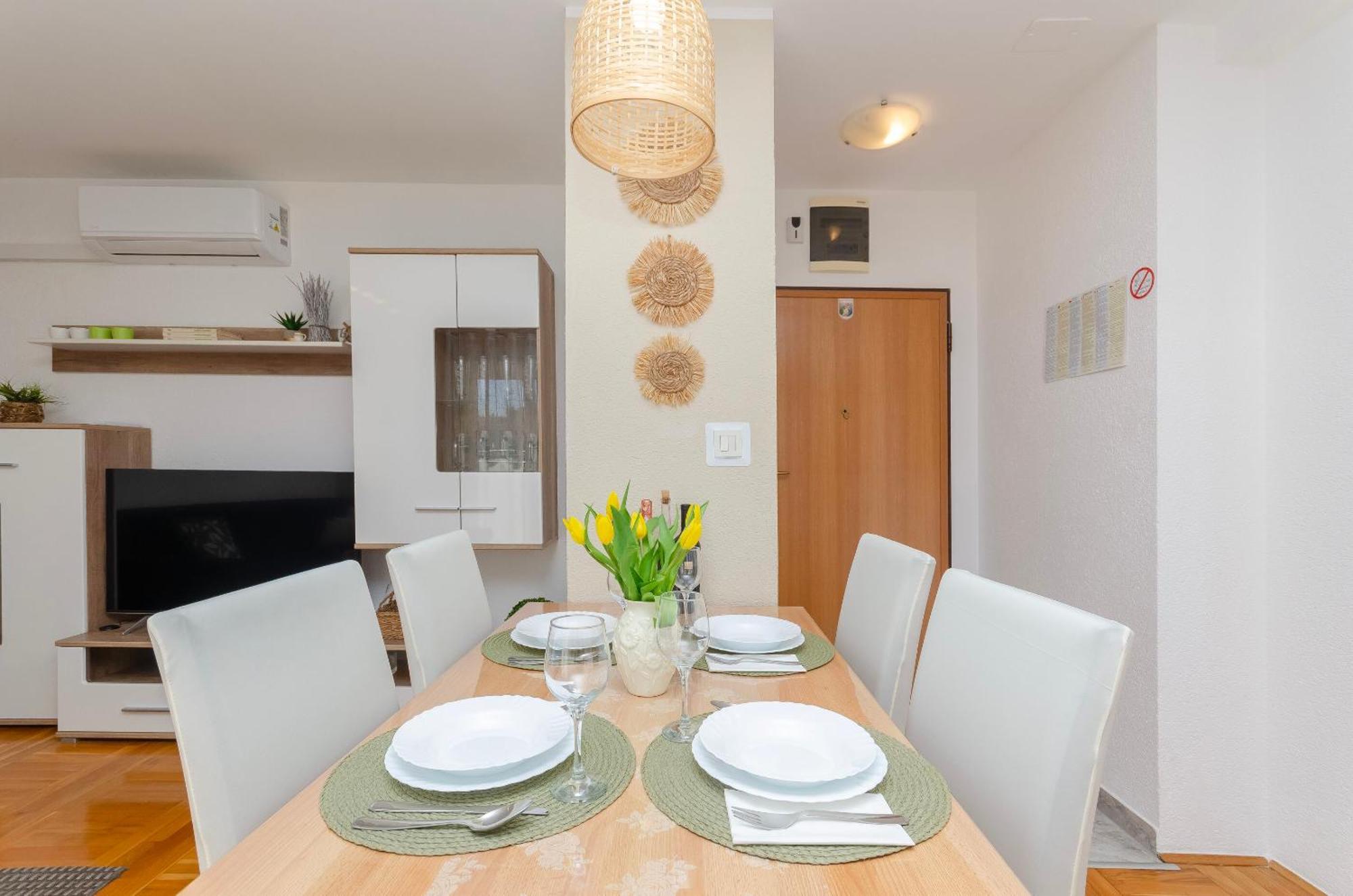 Apartment Slava - Close To The Mall Split Exterior photo