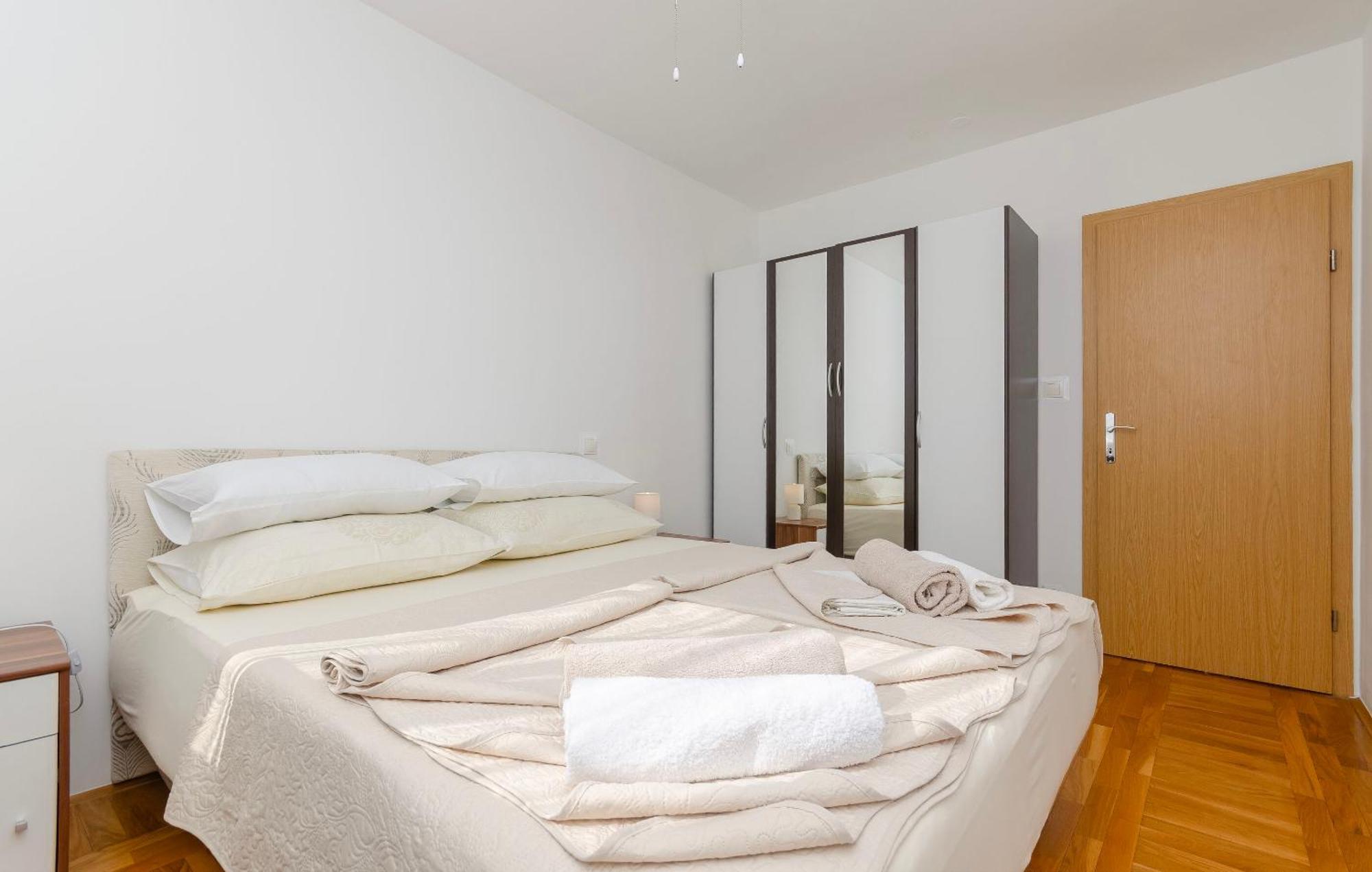 Apartment Slava - Close To The Mall Split Exterior photo